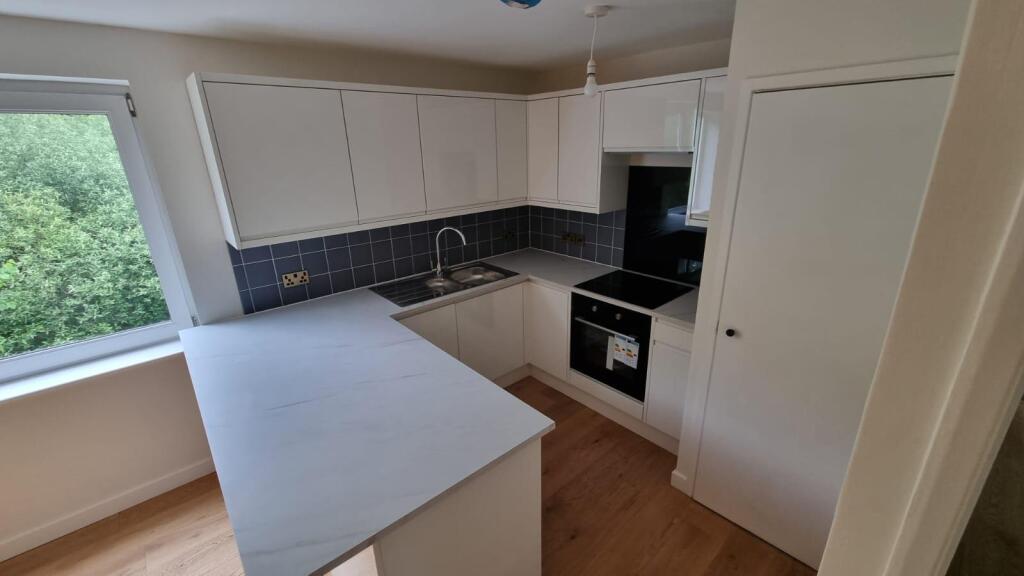 9HC Kitchen.jpeg