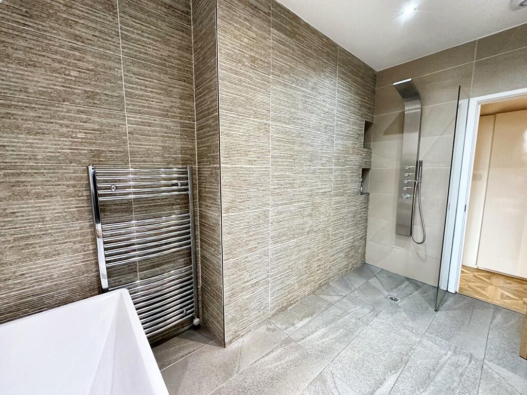 Wet Room Style Ba...