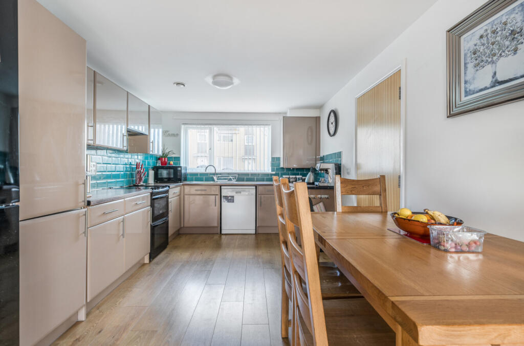 1380432-4-69120e7...