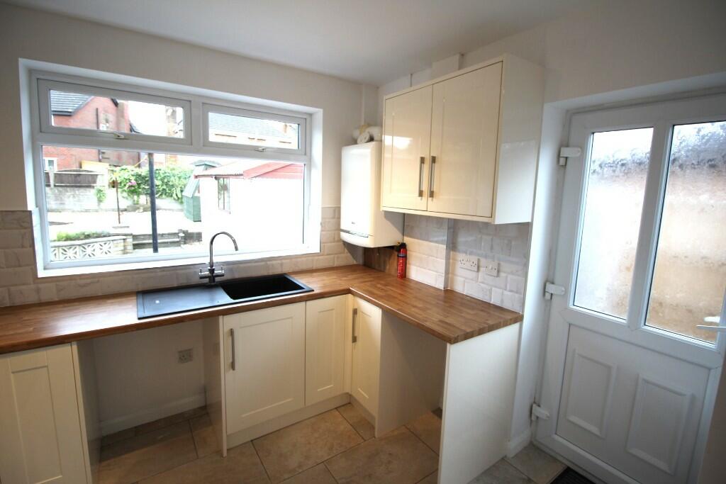 Kitchen (c) 