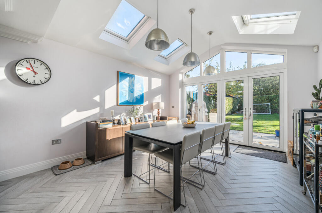 1372507-17-68fb48...