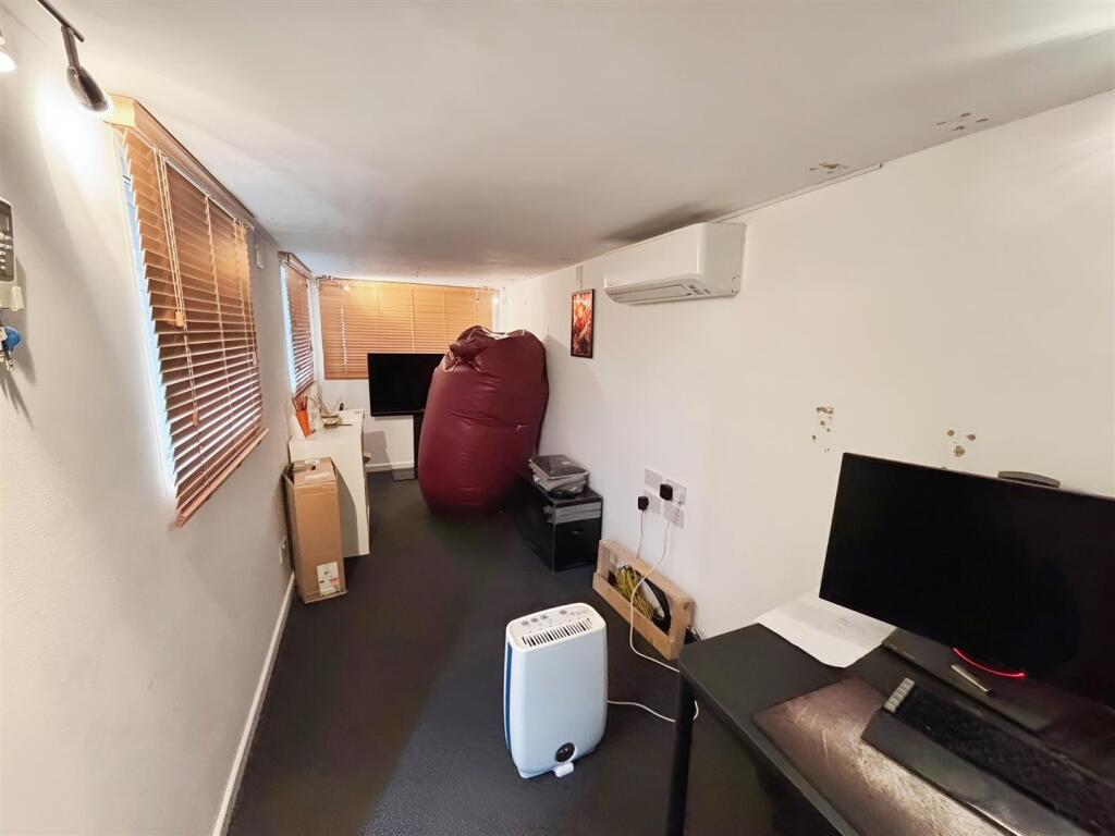 5eb6ddbe-Outbuilding 201.jpg