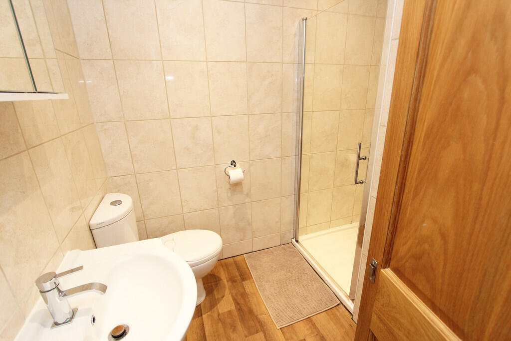 Family Shower Roo...