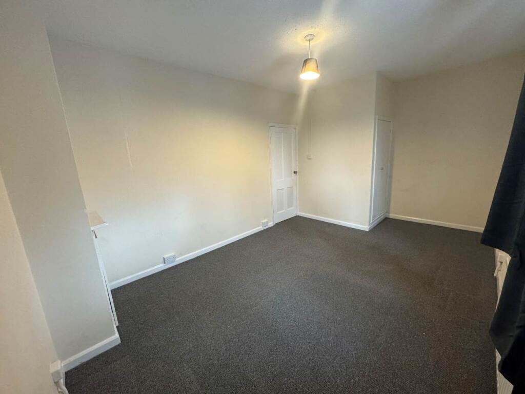 bedroom 2 (2)