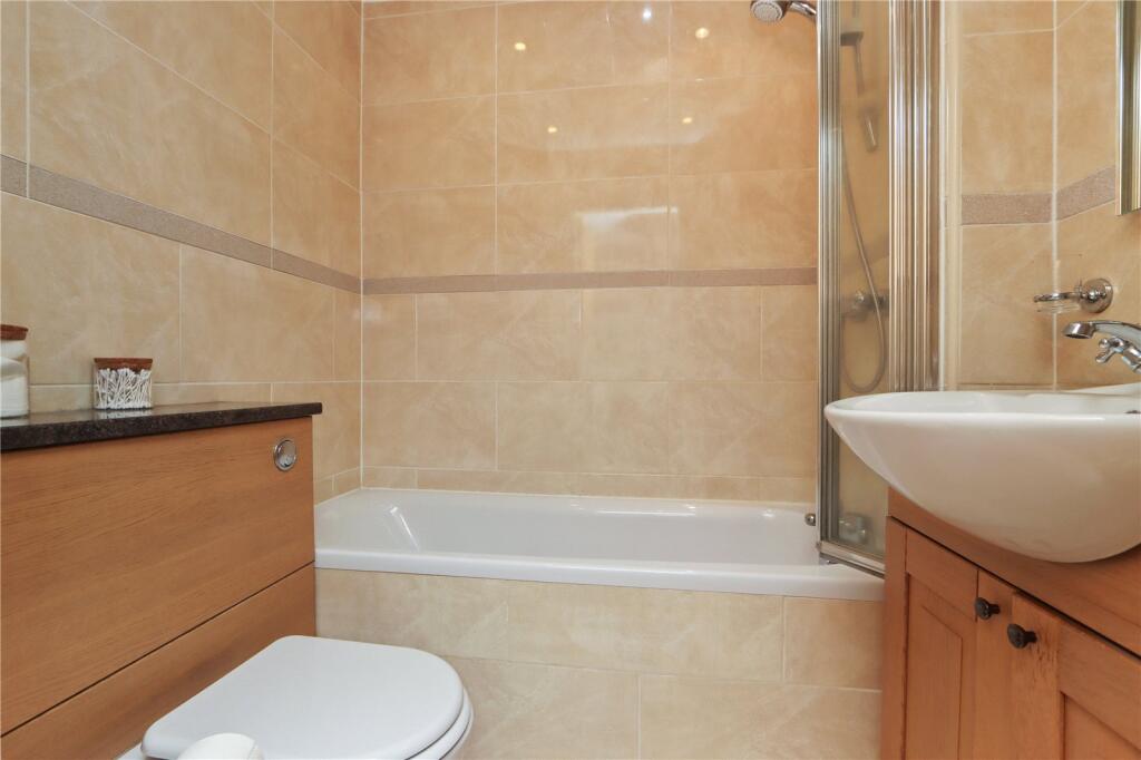 En Suite Bathroom