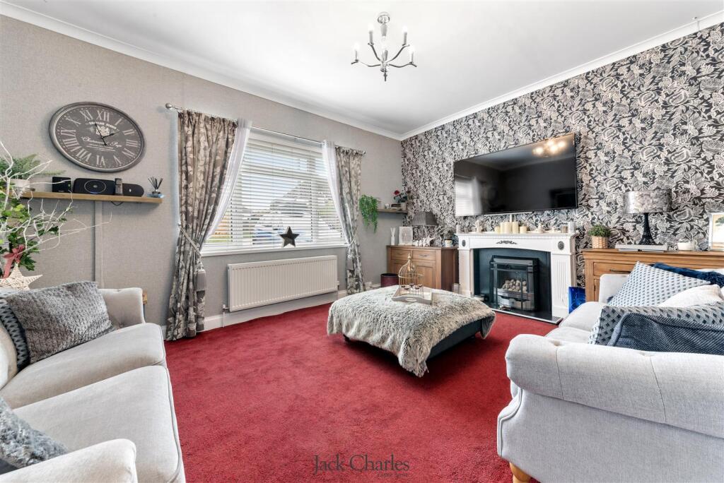 41 Lower Green 11.jpg