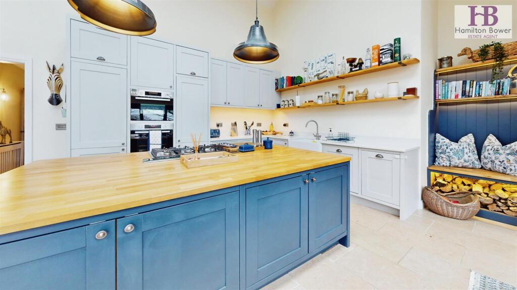 5325a01b-26-Bridle-Stile-Kitchen.jpg