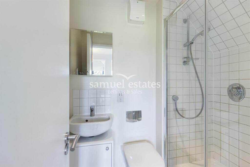 En-suite Bathroom