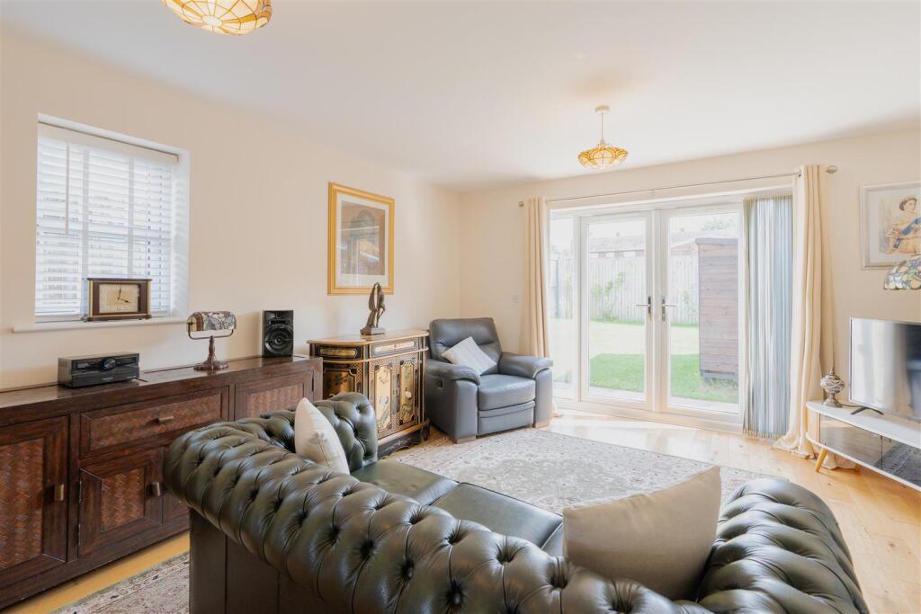 3 Pillar Gardens-10.jpg