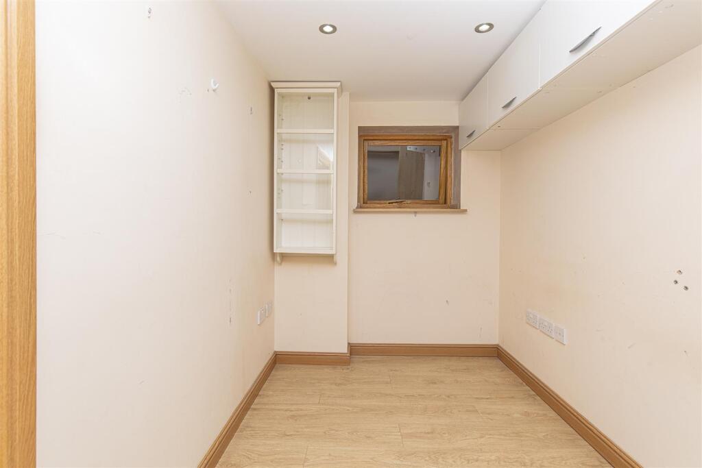 Bramleys Estate Agents - Height Green - Sowerby Br