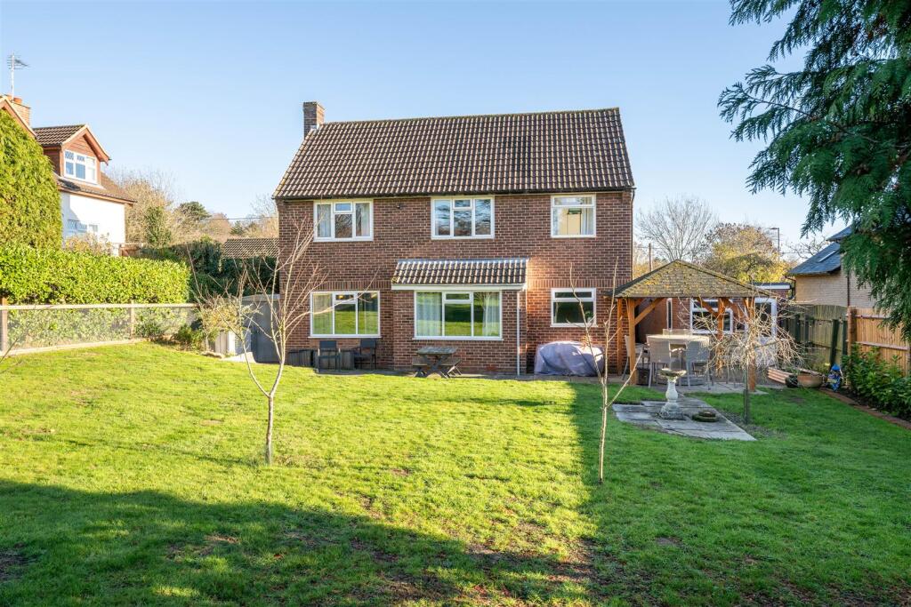 251130 - 36 Cleat Hill, Bedford - 14.jpg