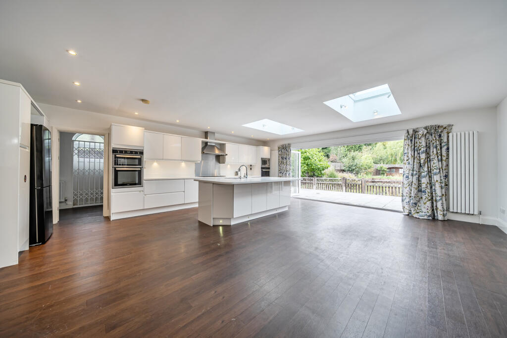 Kitchen/Reception