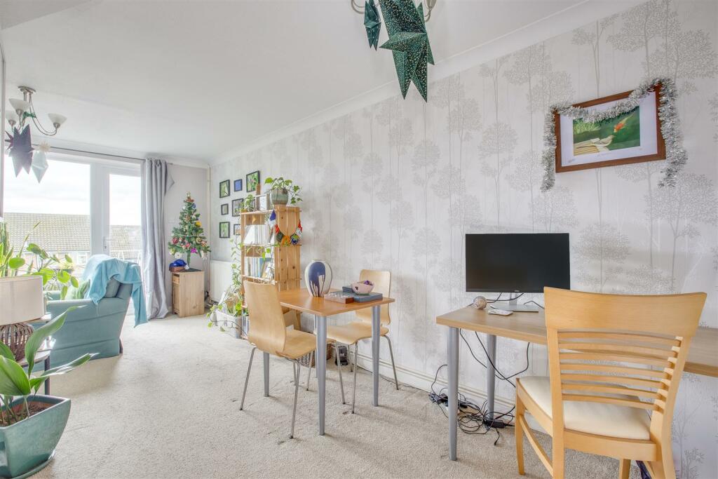 Living/Dining Area