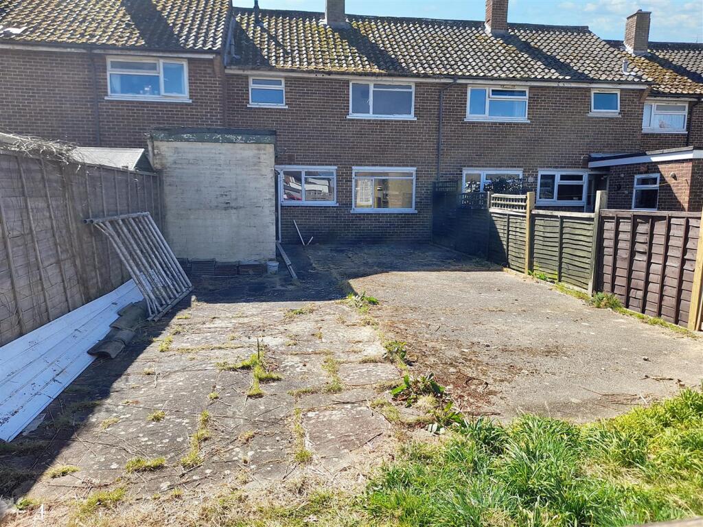 Rear garden driveway 1 new.jpg