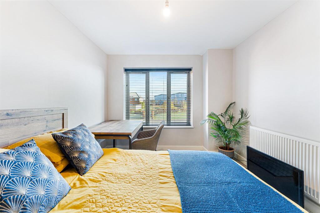 6 Lark Hill Court-16.jpg