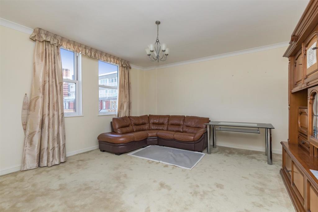 Metropole Court 4b-2.JPG