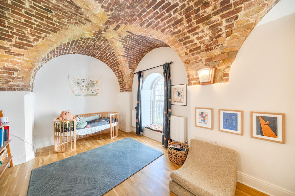 1354053-16-68cd5b...