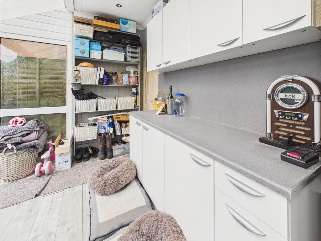 CAM05068G0-PR0028...