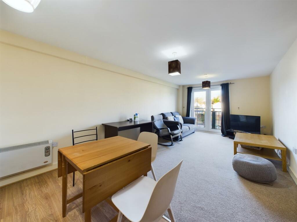 Open Plan Lounge/Kitchen