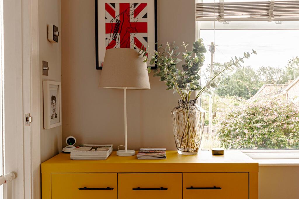 Living Room/Dining Room (4)