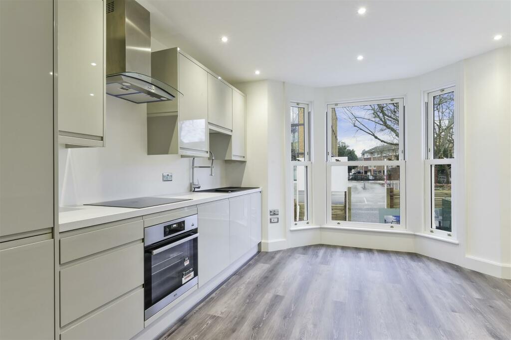 LYNWOOD OAKS FLAT 3- (8).jpg