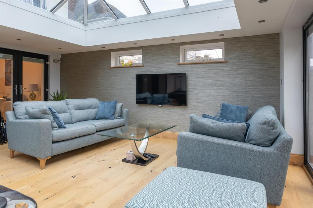 102 Ashlawn Road, Rugby (68).jpg