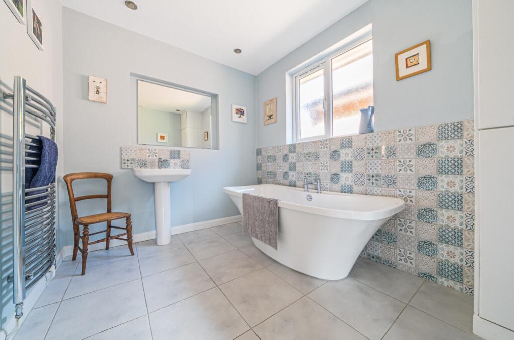 1355882-18-68c9e49840767