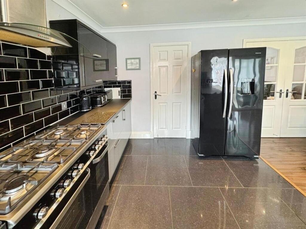 Kitchen 4