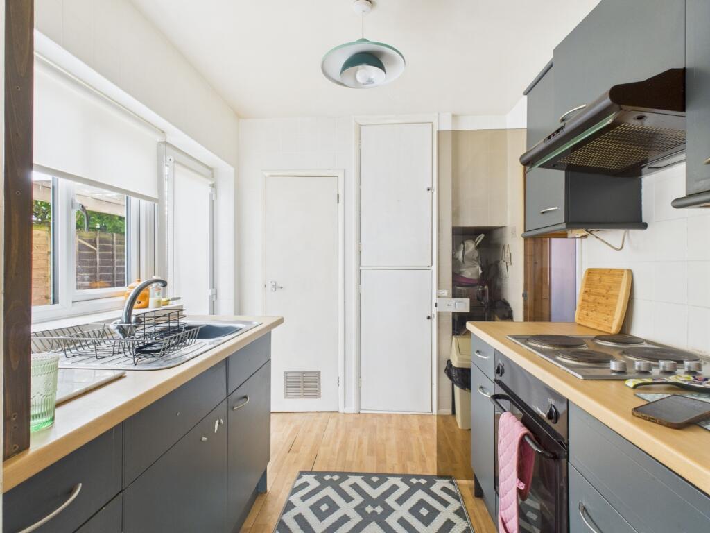 CAM04922G0-PR0047-STILL009