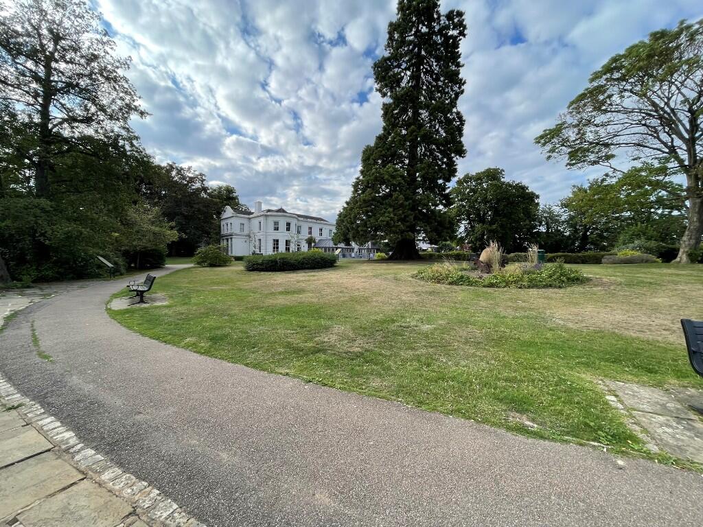 OAKMERE PARK