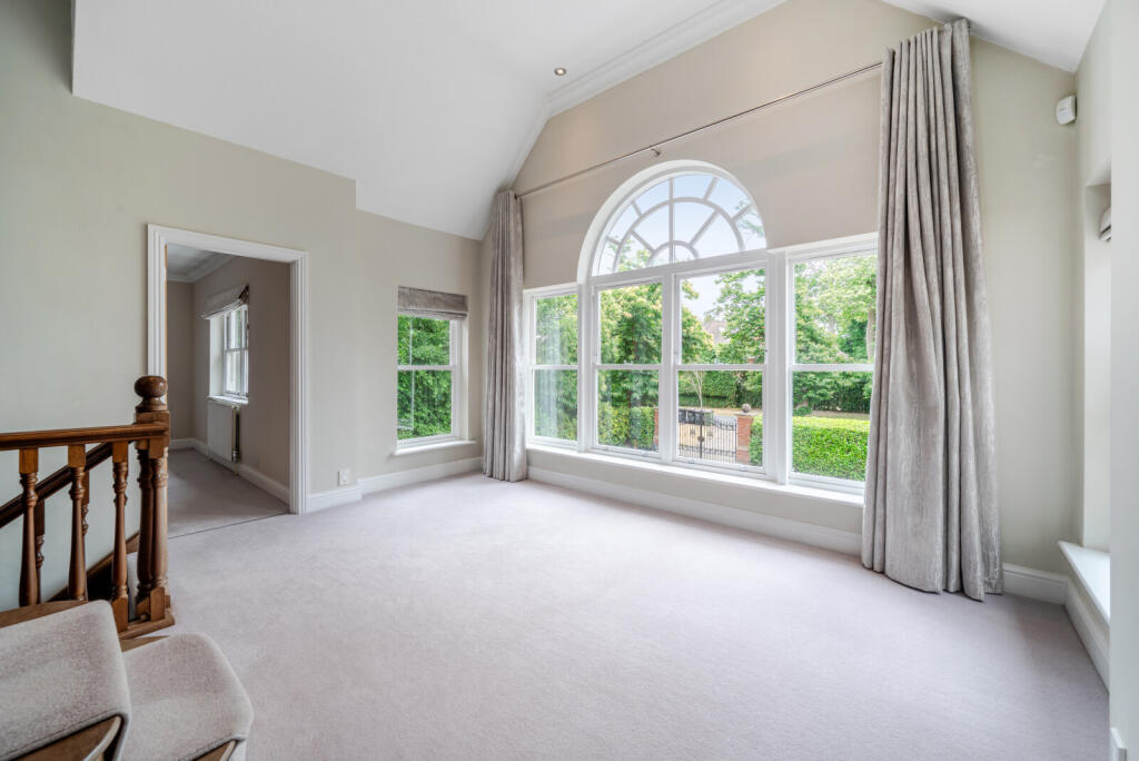 1317208-7-685d244...