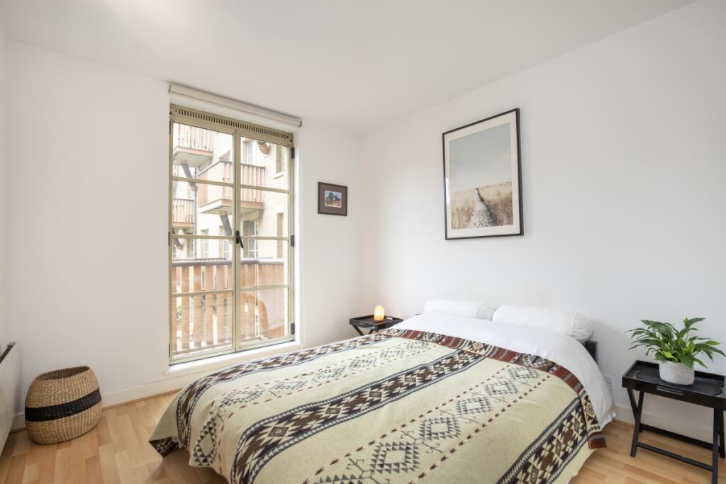 The Circle F264 -...