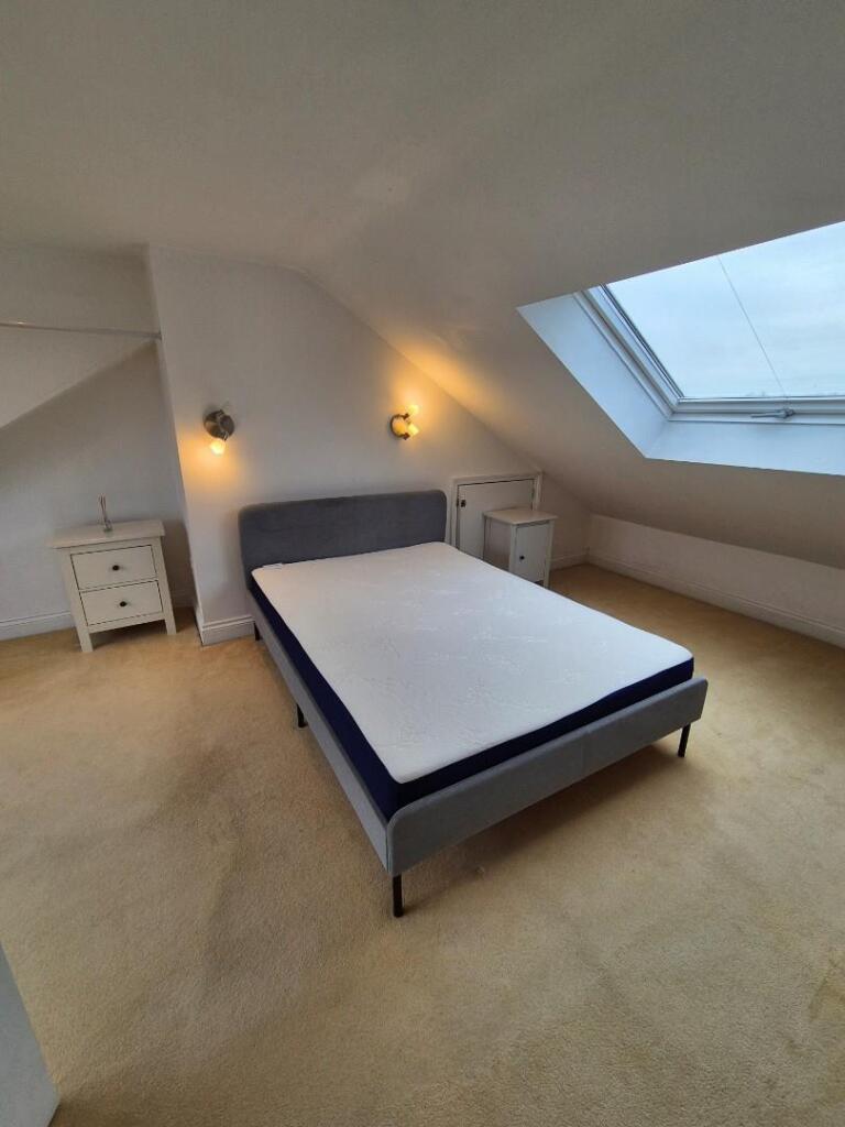 Bed1 -2.jpg
