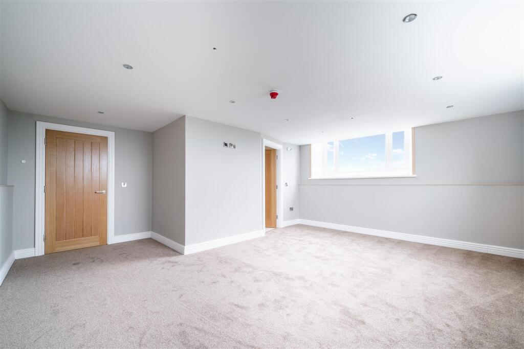 Bedroom 2-2.jpg