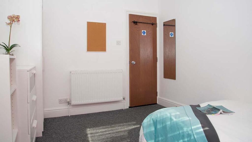 6-bed-student-house-britannia-rd-north-2-portsmout