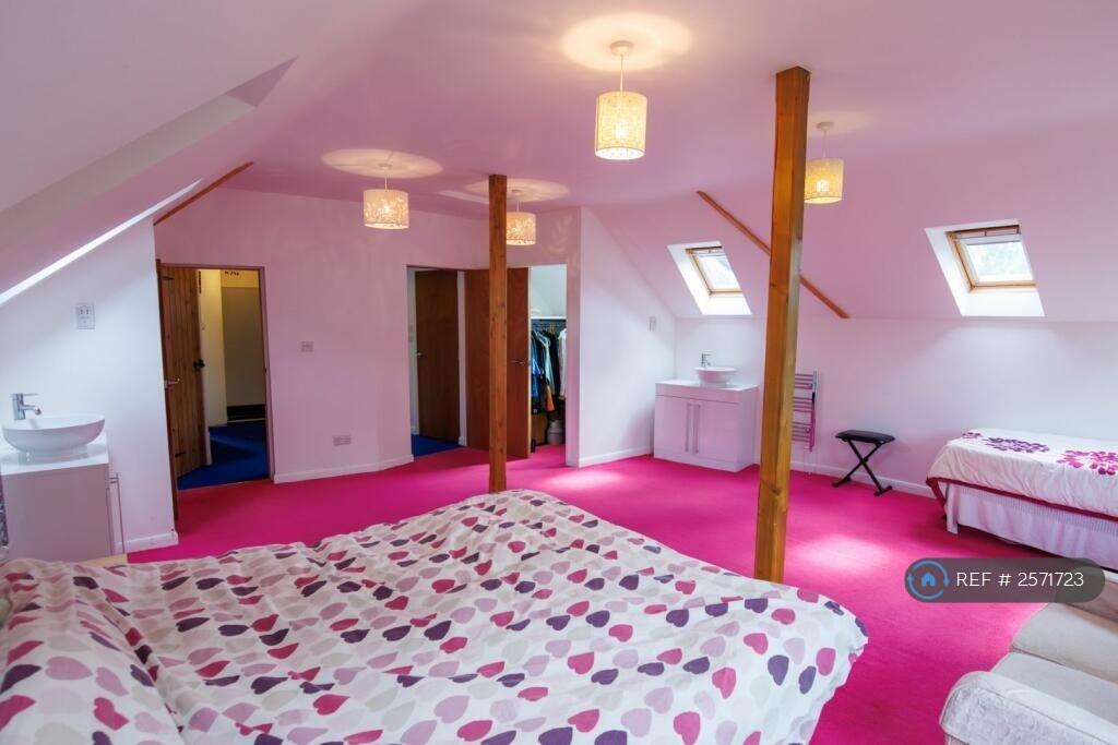 Top Bedroom  - Can Be Split Into 2