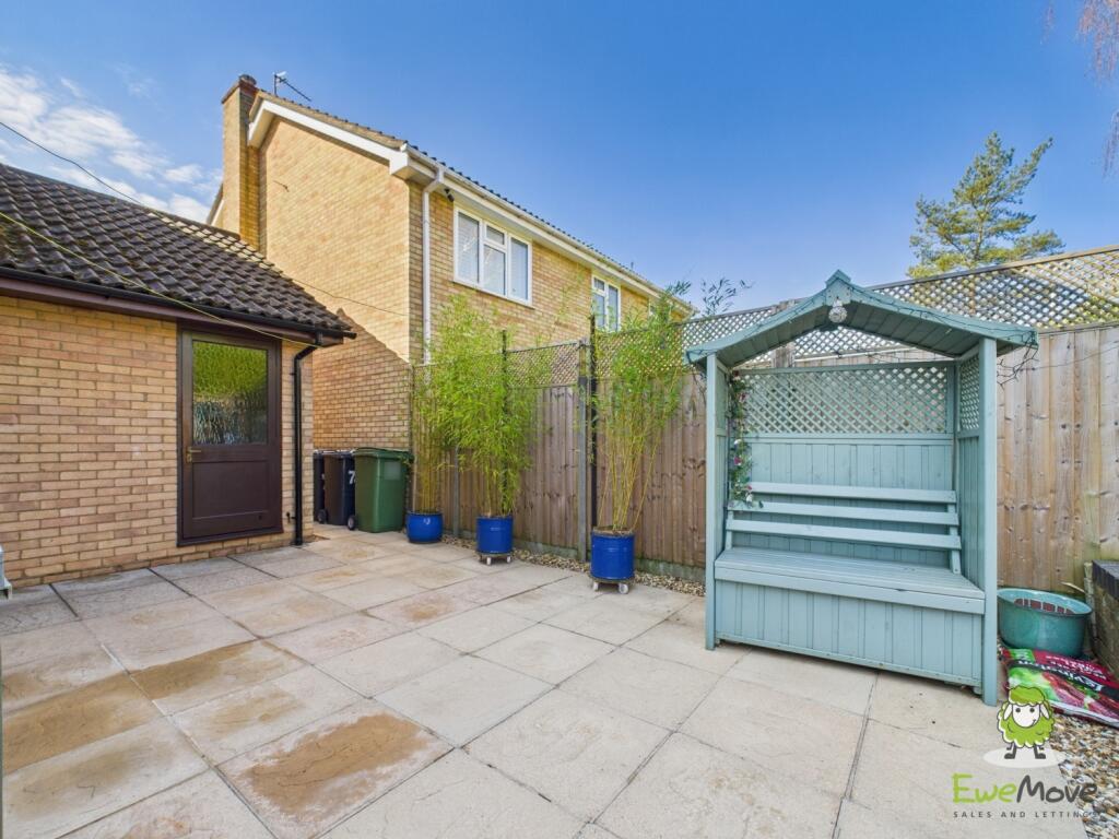 CAM03778G0-PR0187-STILL015