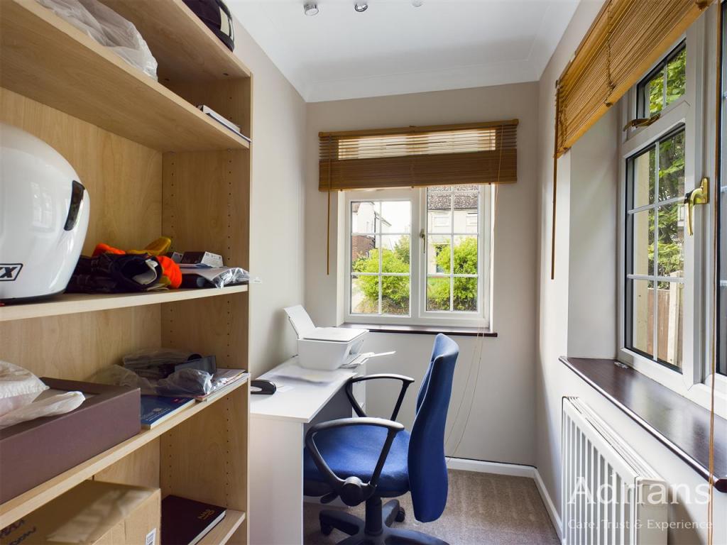 STUDY / PLAY ROOM