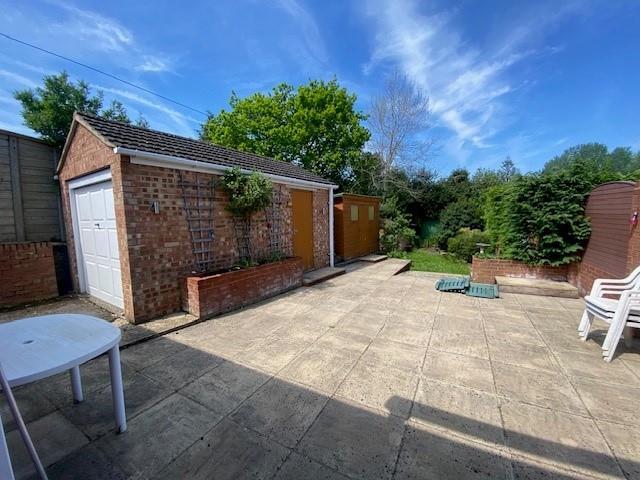 30 Hermitage Woods Crescent garden 1.jpg