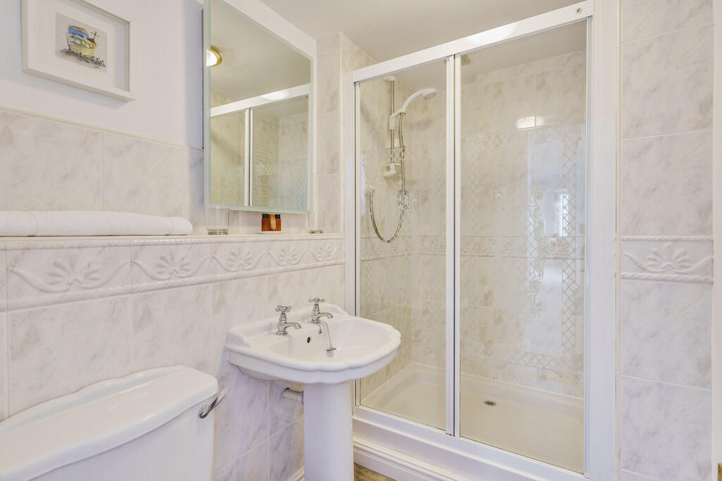 Ensuite Shower Ro...