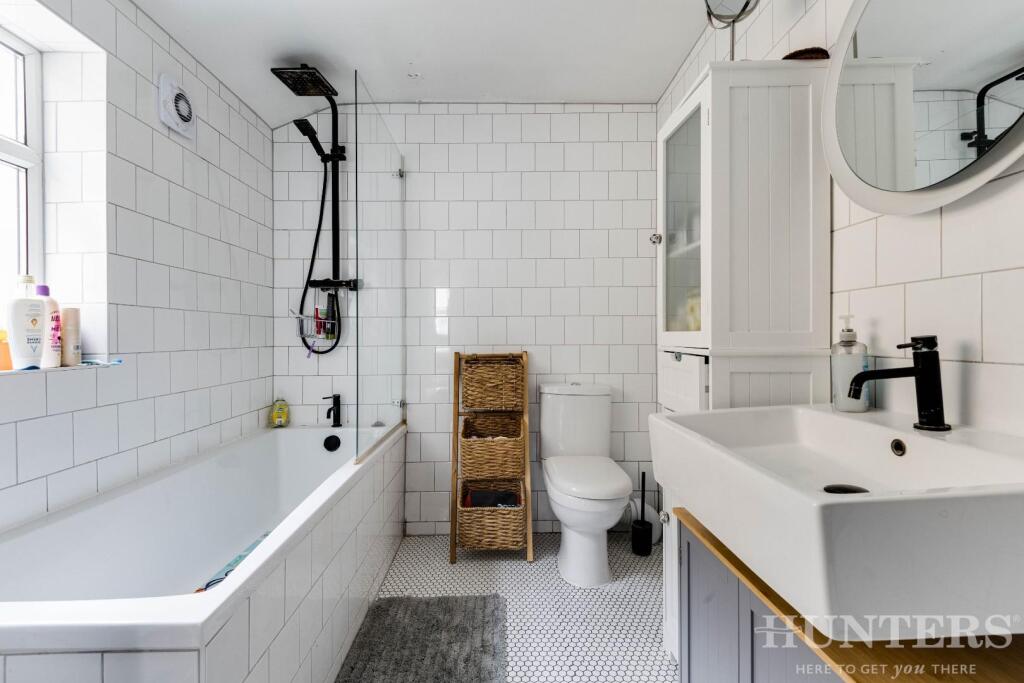 8 Halefield Road N17 9XR-15.jpg