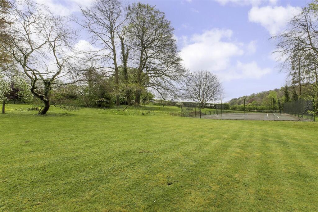 Gardens to Tennis Court