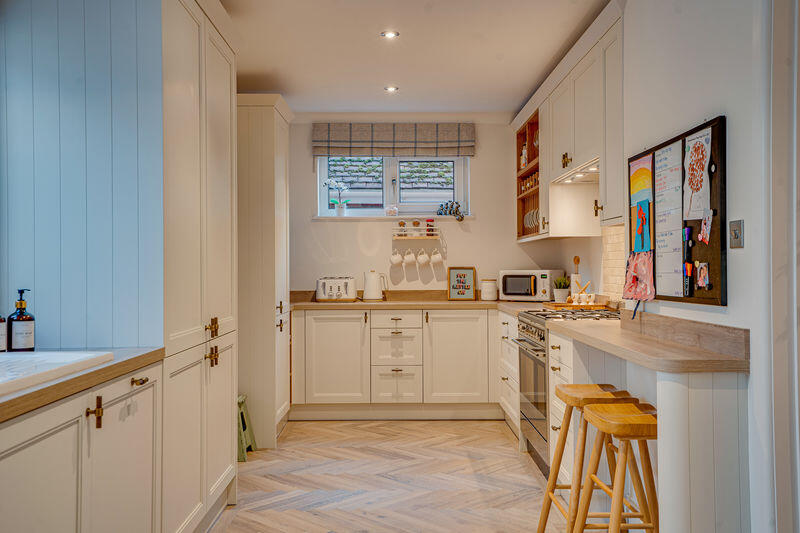 Kitchen pic 2