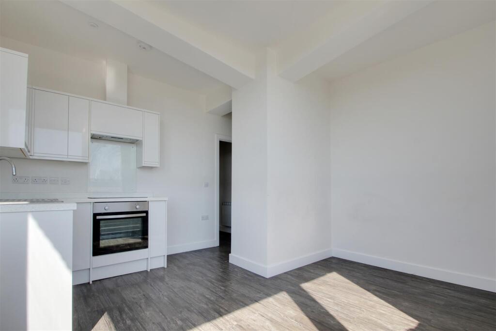 Open Plan Lounge Kitchen