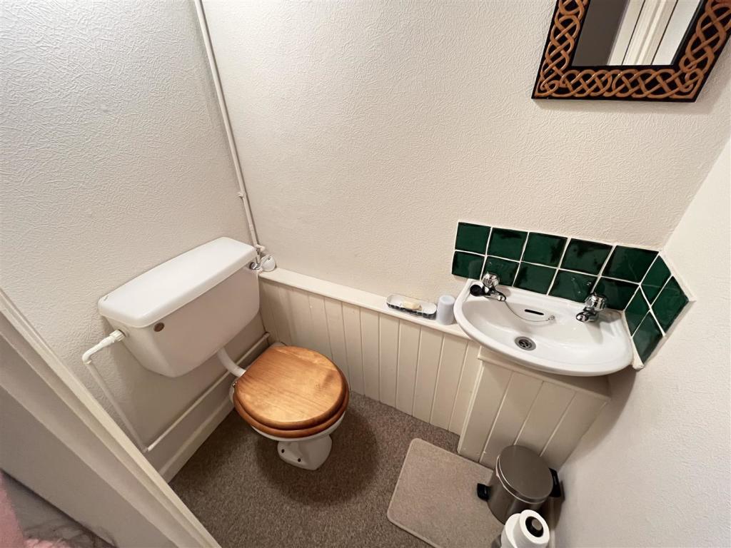 Cloak room