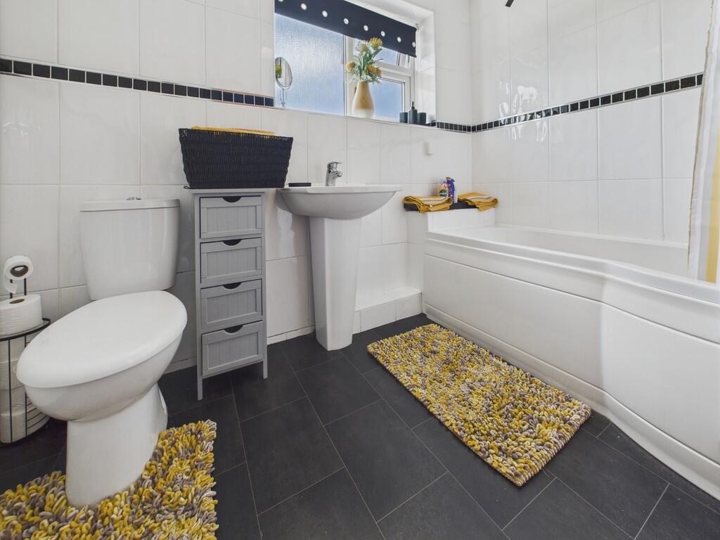 CAM04273G0-PR0153...