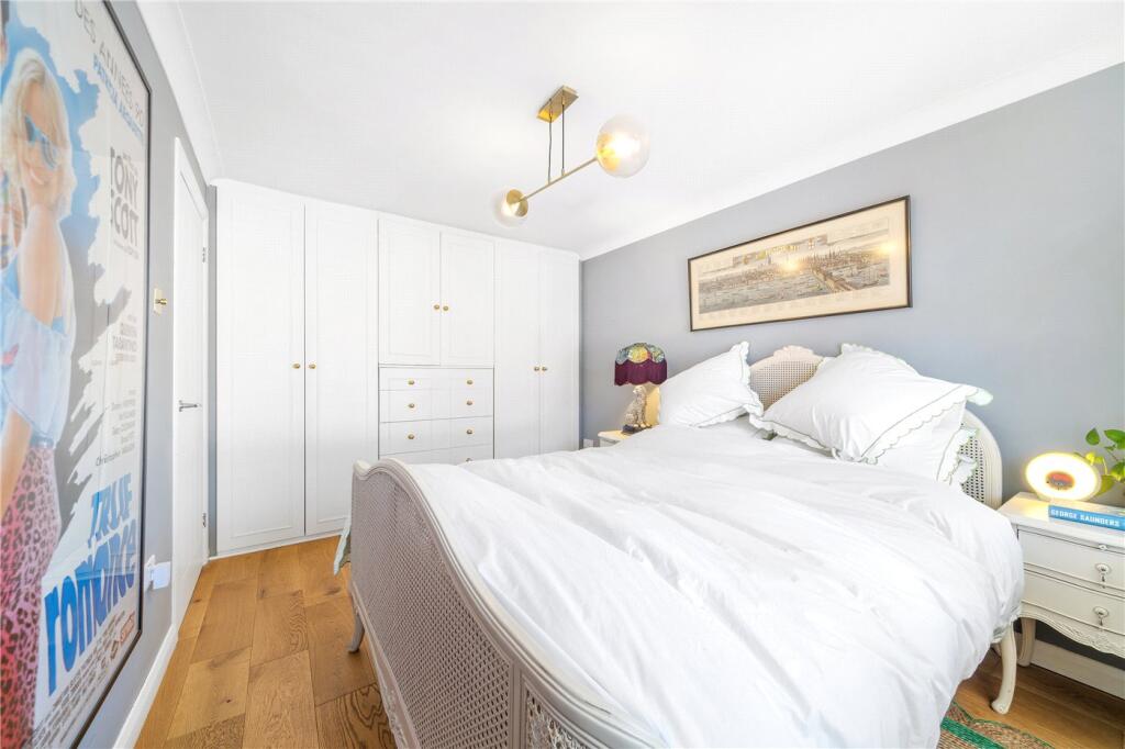 Bedroom 1 P2
