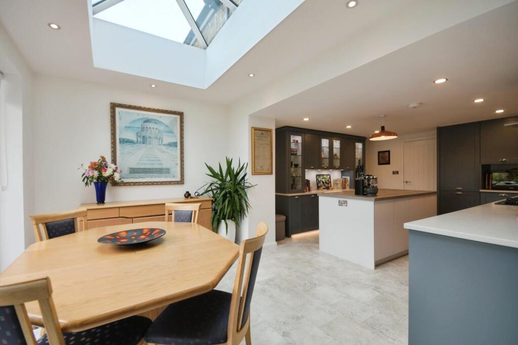 KITCHEN DINER 02.jpg