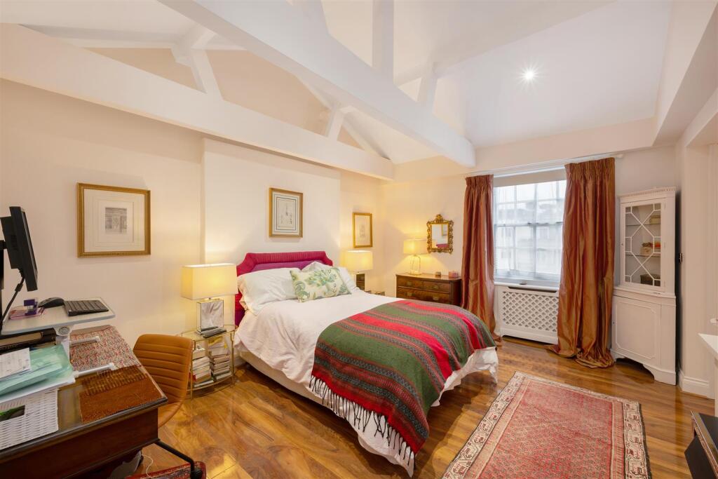 Flat 4, 54 Eaton Place Hi-15.jpg