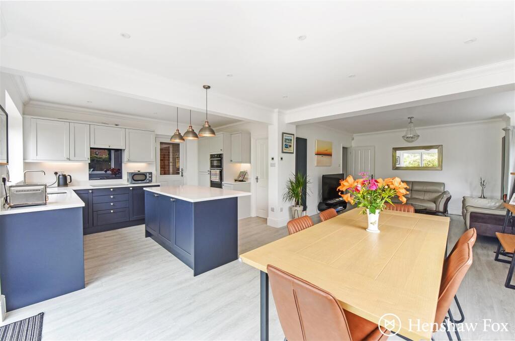 Ph24_5998359 - Copy.jpg